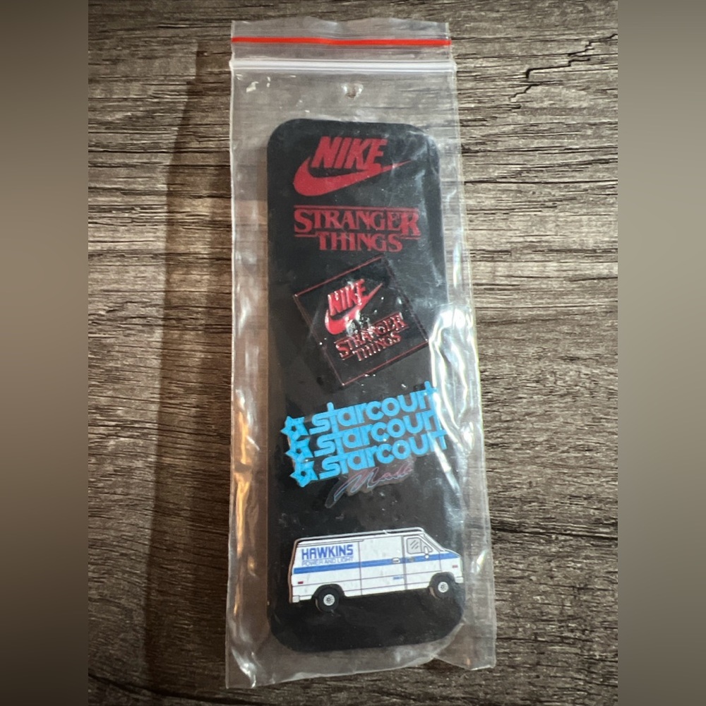 3 Nike Stranger Things Pins Buttons Button Backs Star court Mall Hawkins Power